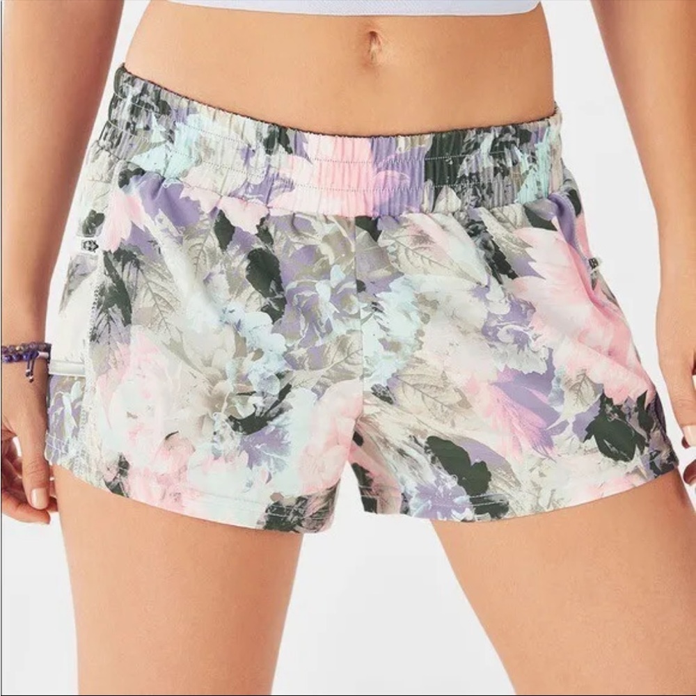 FABLETICS Secret Garden Maggie Athletic Shorts Size XL